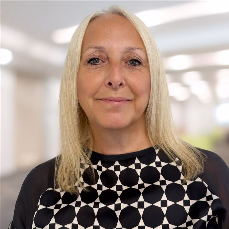 Helen Elam (Joint Managing Director) 