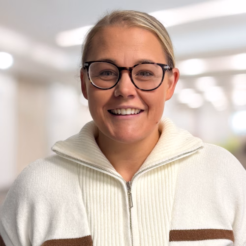 Nicole from the Sparq team with office background