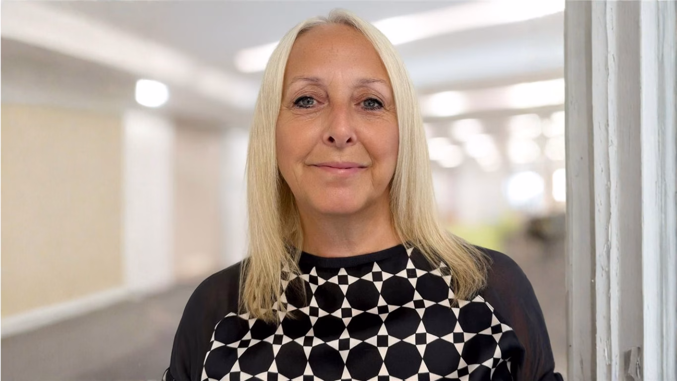 Website Blog header - Behind the Sparq - Helen Elam