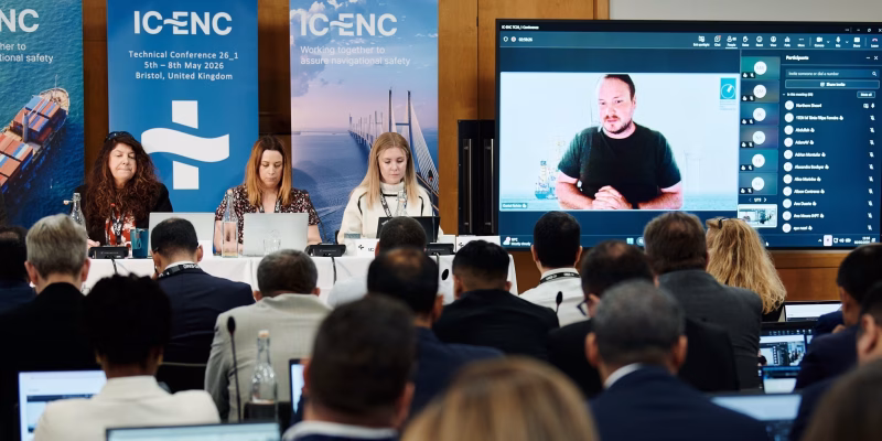Hybrid events, in-person and virtual live event | Photo credit: valeriia milenina