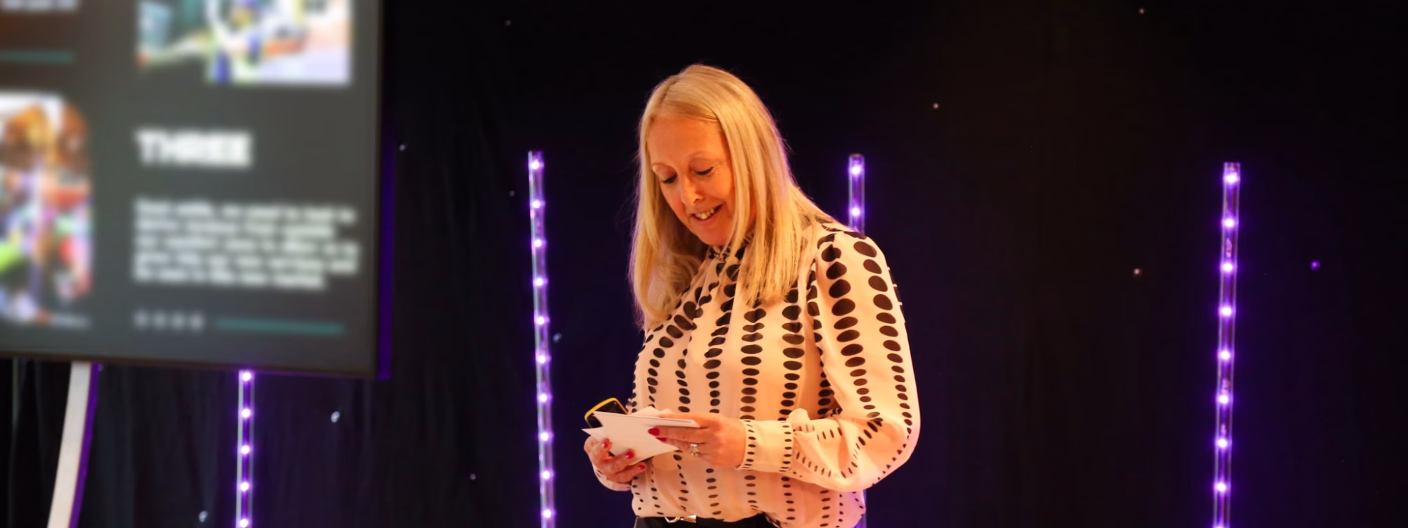 Sparq Kick off event - Female presenter